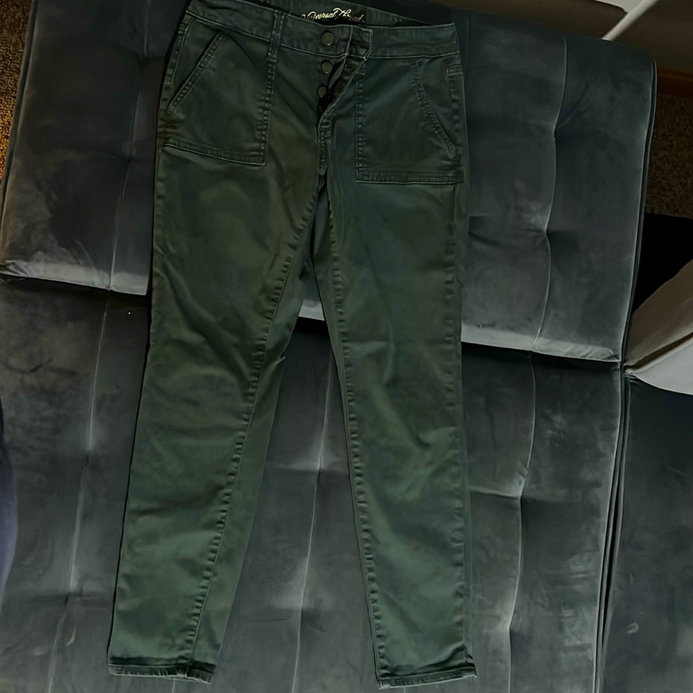 Hunter green skinny leg work pants!